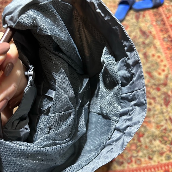 Blueish grayish light weight rain jacket - Picture 6 of 7